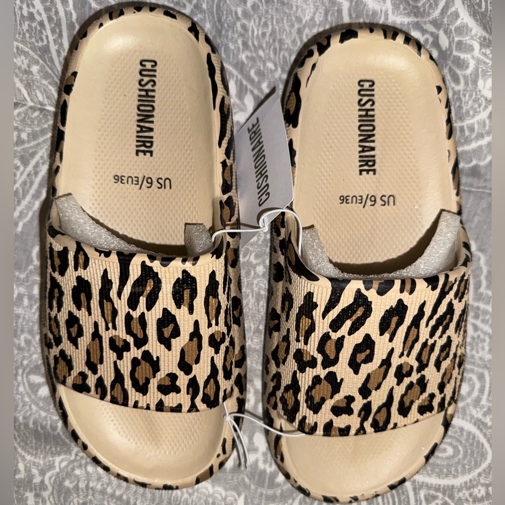 CUSHIONAIRE Feather Eva Slides